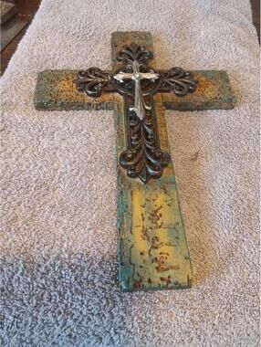 Distressed Wood Wall Cross w Ornate Metal Crucifix 13.5x9.5